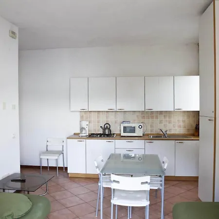 Modern In With Terrace Apartment *