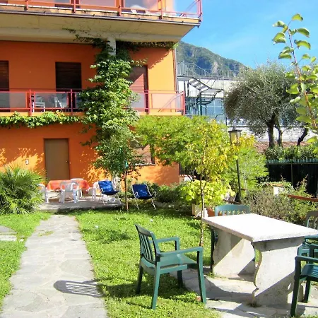 Modern In With Terrace *